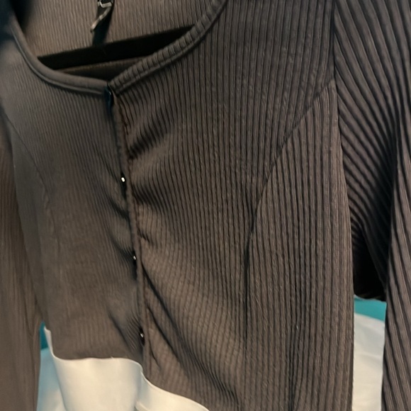 Dazy Petite Long Sleeve Gray Crop Top - Picture 9 of 9